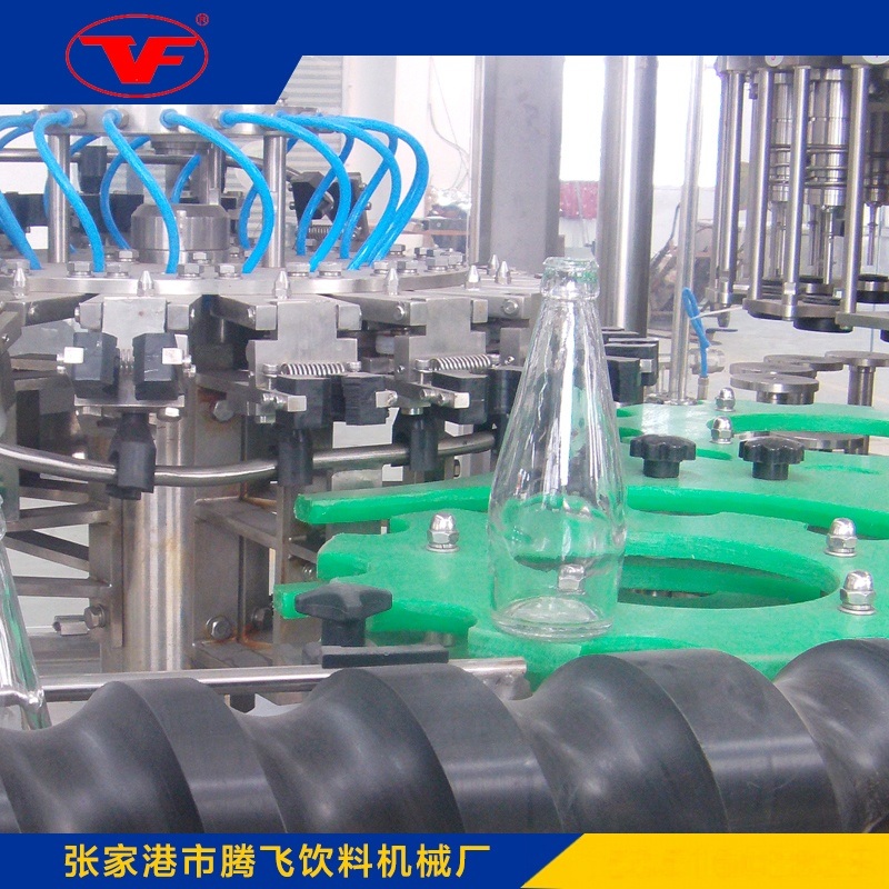 全自動果汁灌裝機(jī)，果汁飲料灌裝生產(chǎn)線，三合一灌裝機(jī)