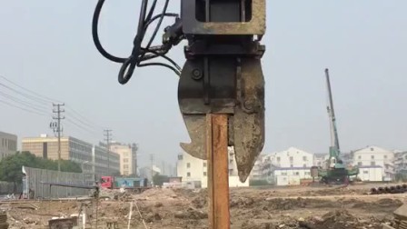 日立挖掘機打鋼板樁機、打拔樁機、振動錘