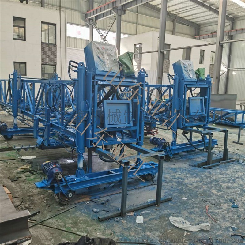 大型水渠修建設(shè)備攤鋪機(jī) 液壓自走渠道成型機(jī)