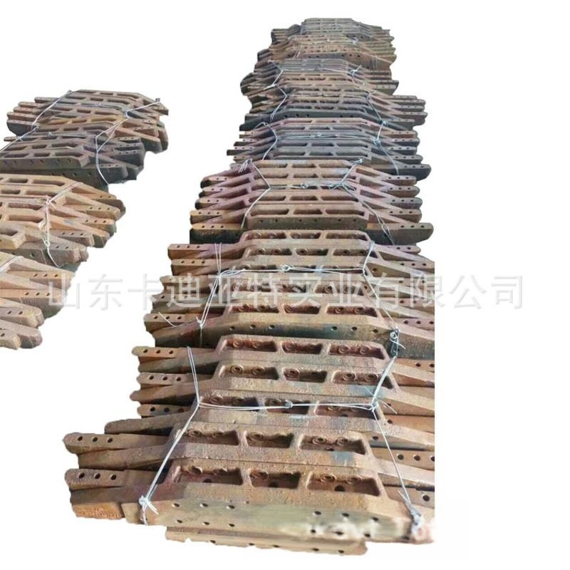 廠家供應(yīng)重汽豪卡車(chē)架大梁總成 豪卡配件豪卡HKH7駕駛室車(chē)架廠