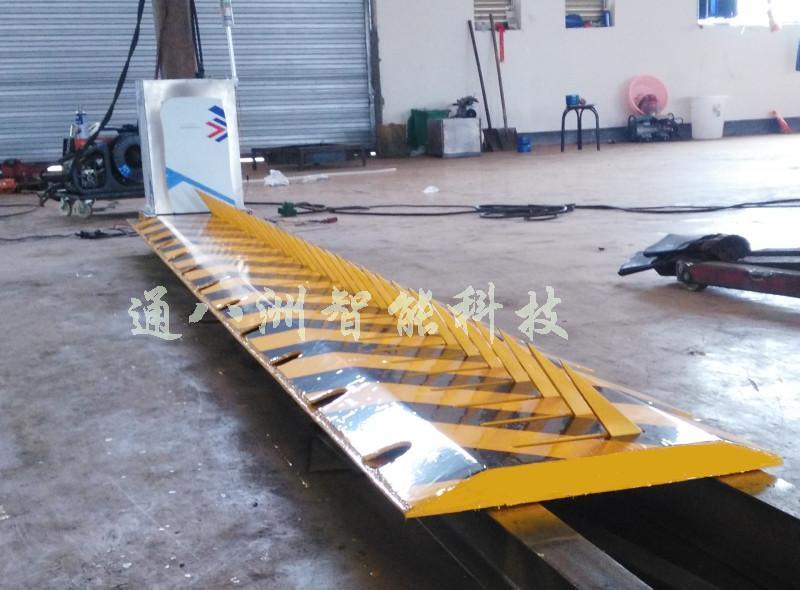 升降式自動(dòng)停車場(chǎng)擋車器破胎設(shè)備